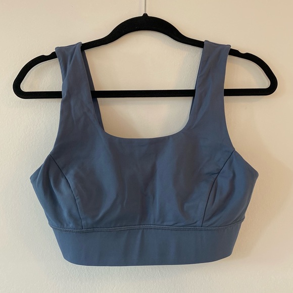 Lululemon On Track Bra Size 6 - Picture 6 of 10